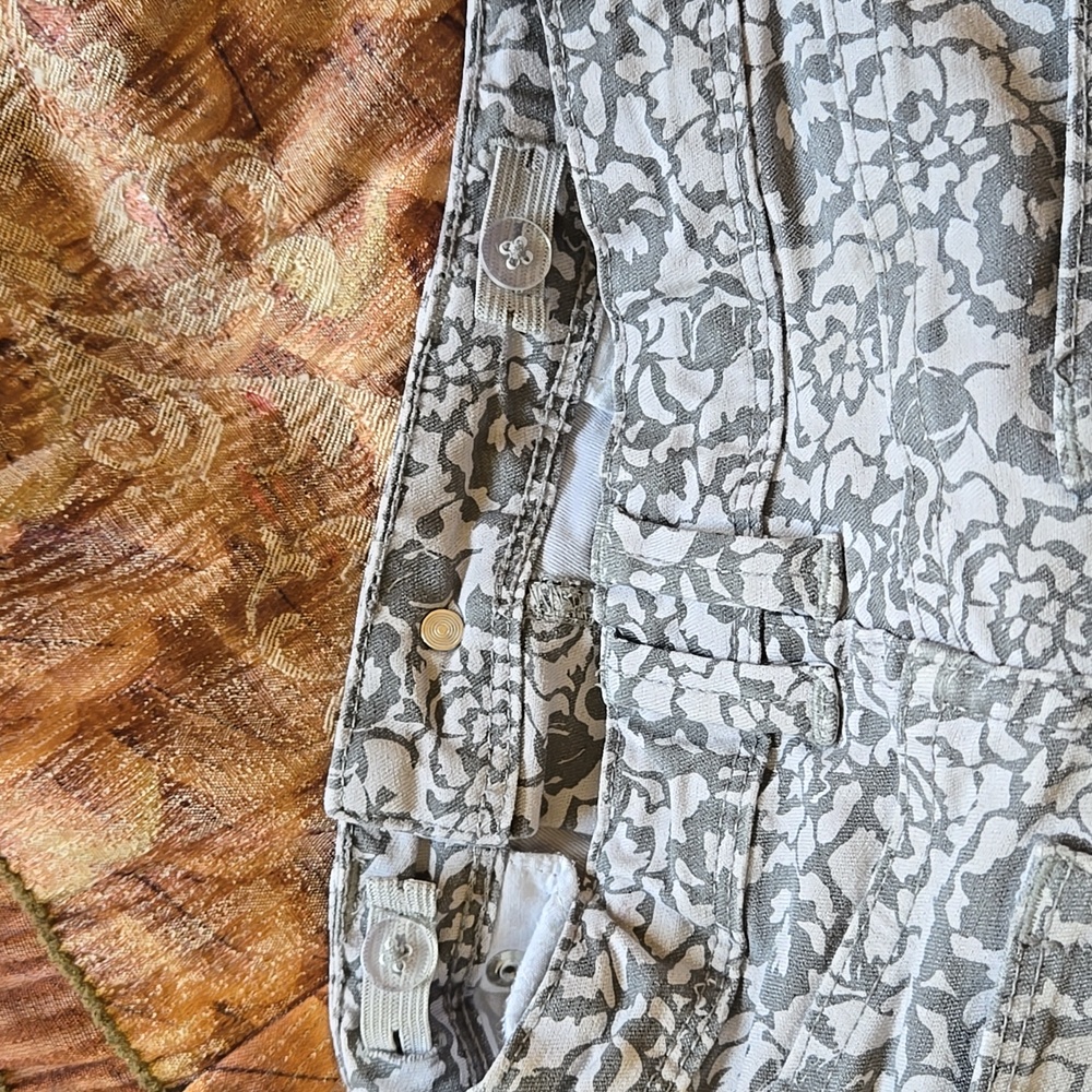 Floral Pattern Jeans - Picture 6 of 7